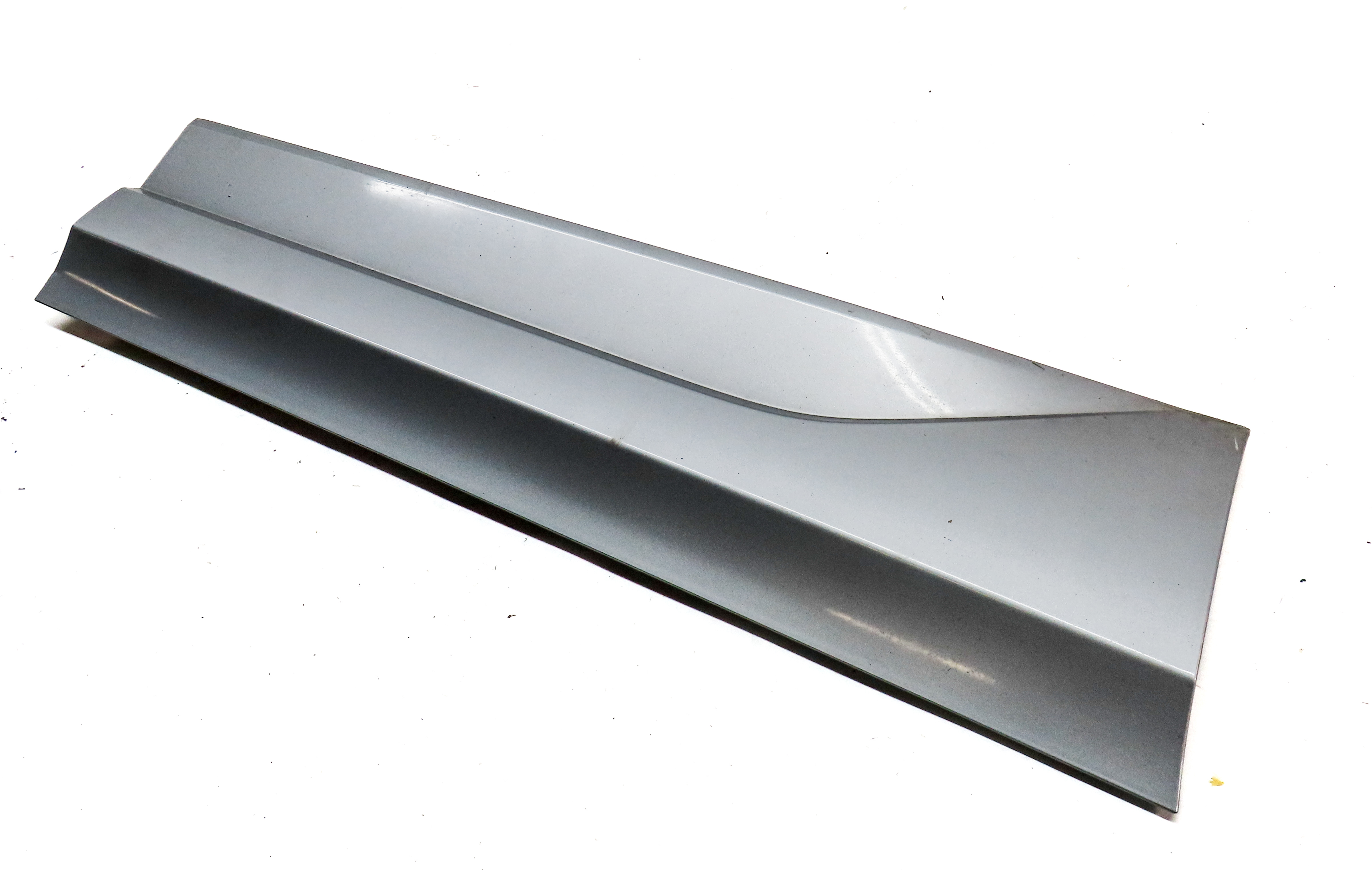2016-2018 AUDI Q3 (8U) REAR RIGHT DOOR LOWER MOULDING RUNNER TRIM (Silver) — exact item pictured